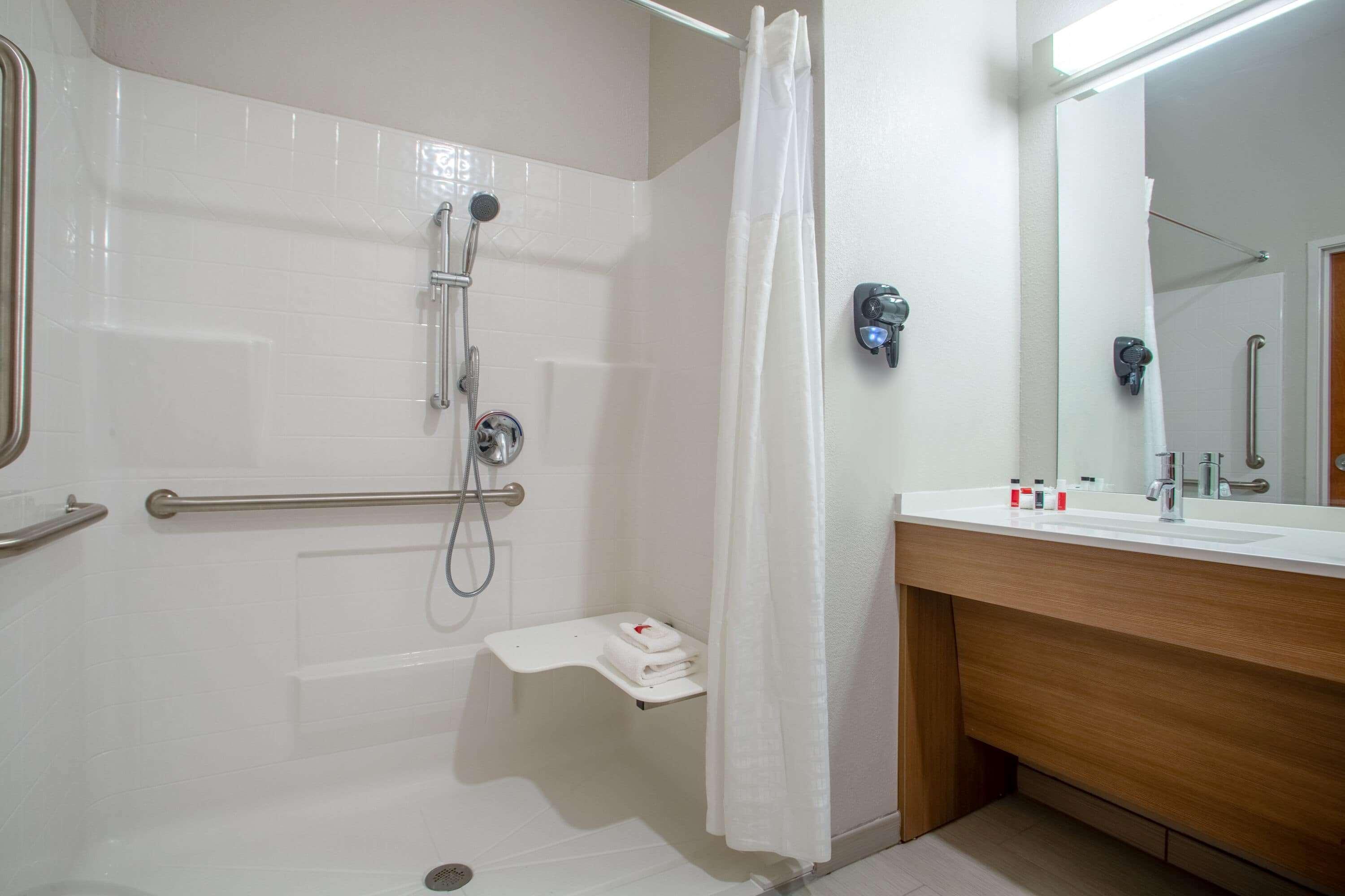 Microtel Inn & Suites By Wyndham Liberty/Ne Kansas City Area Екстер'єр фото